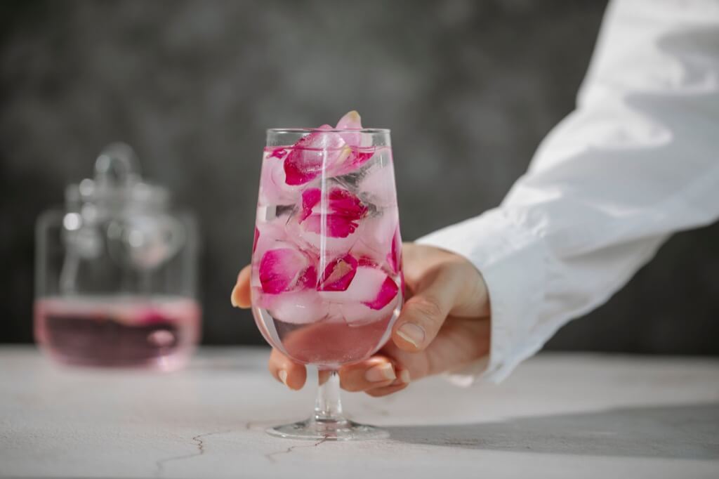 Creating Cocktails with Smirnoff Pink Lemonade